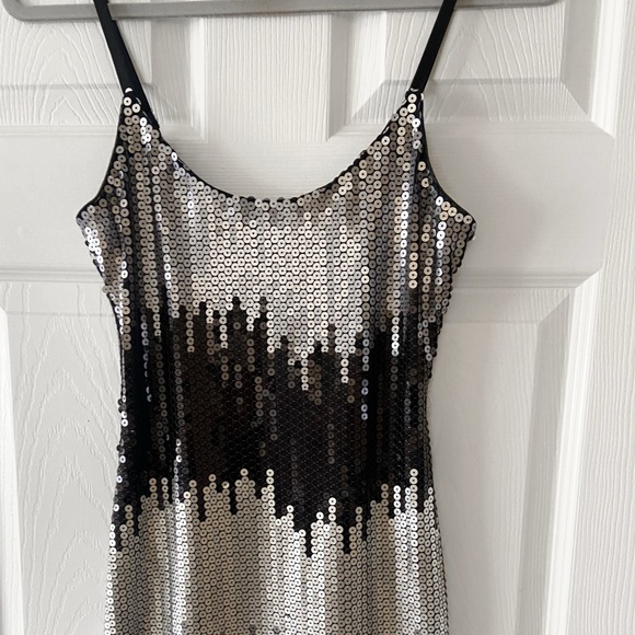 GUESS | Sparkly sequin dress - Picture 2 of 5